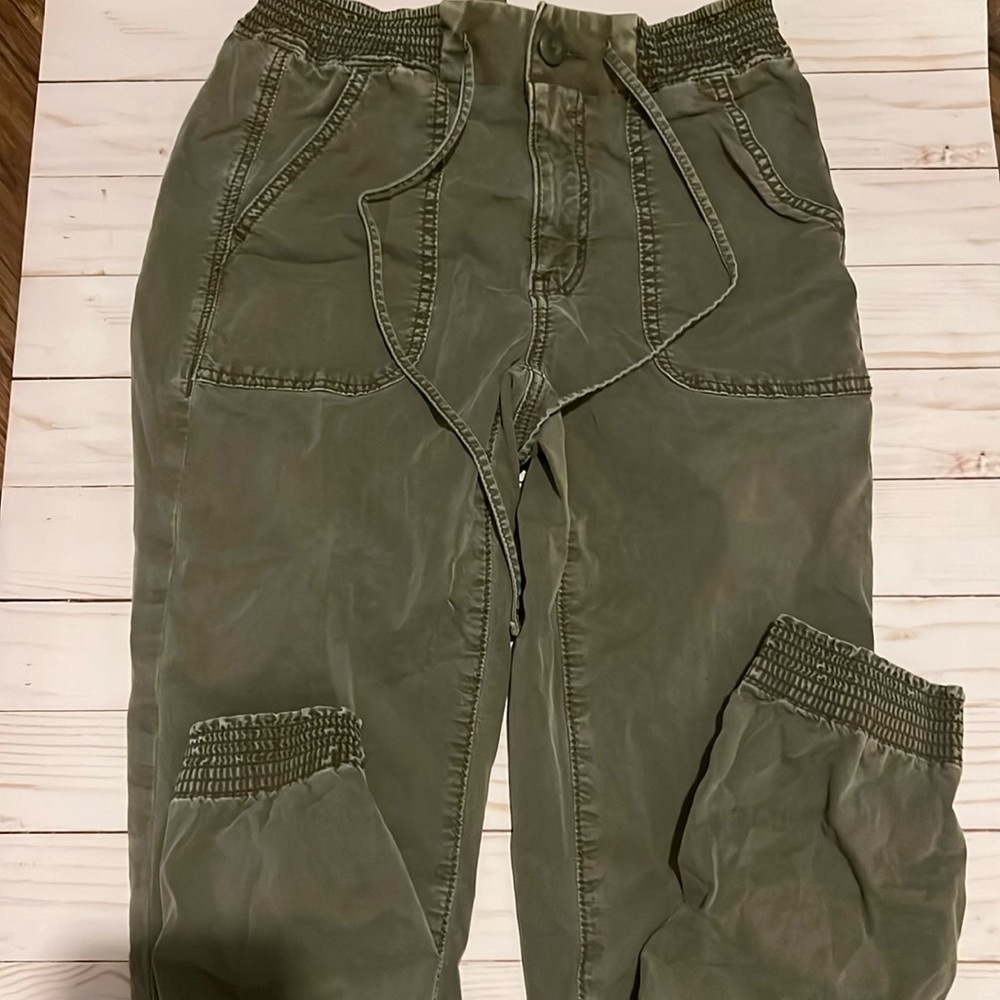 American Eagle green pants